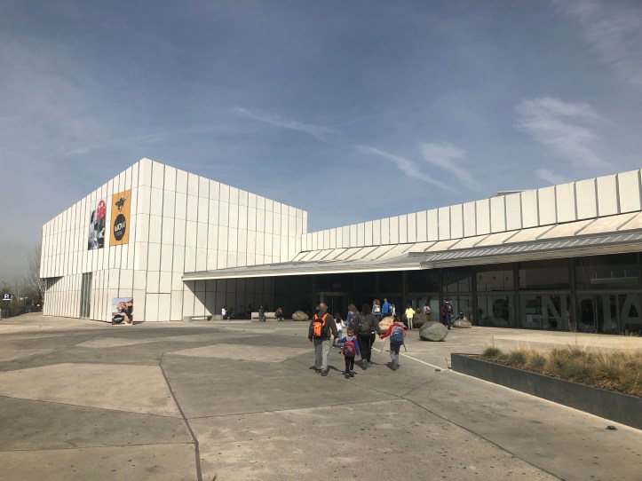 Acceso principal al Parque de las Ciencias